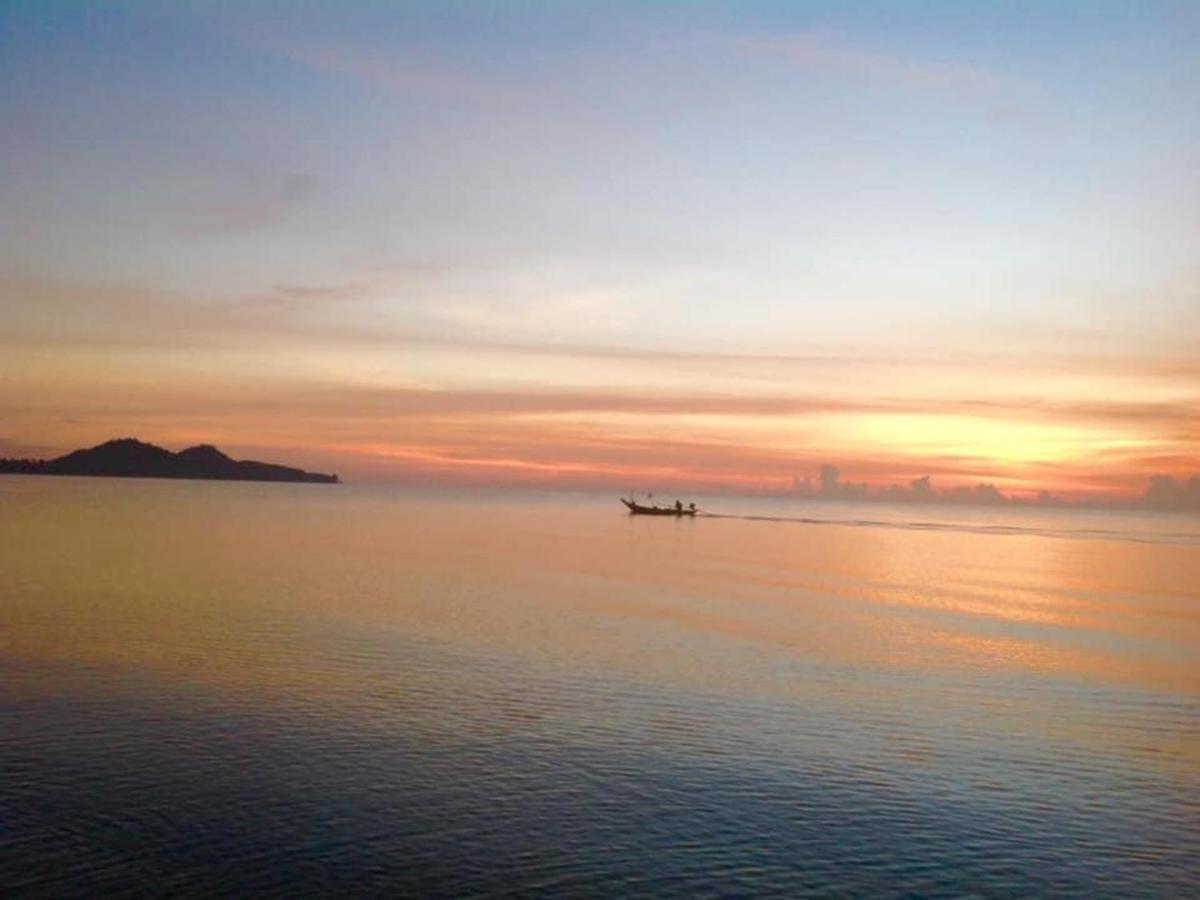 Hotel Ban Tawansongfa Lang Suan Esterno foto