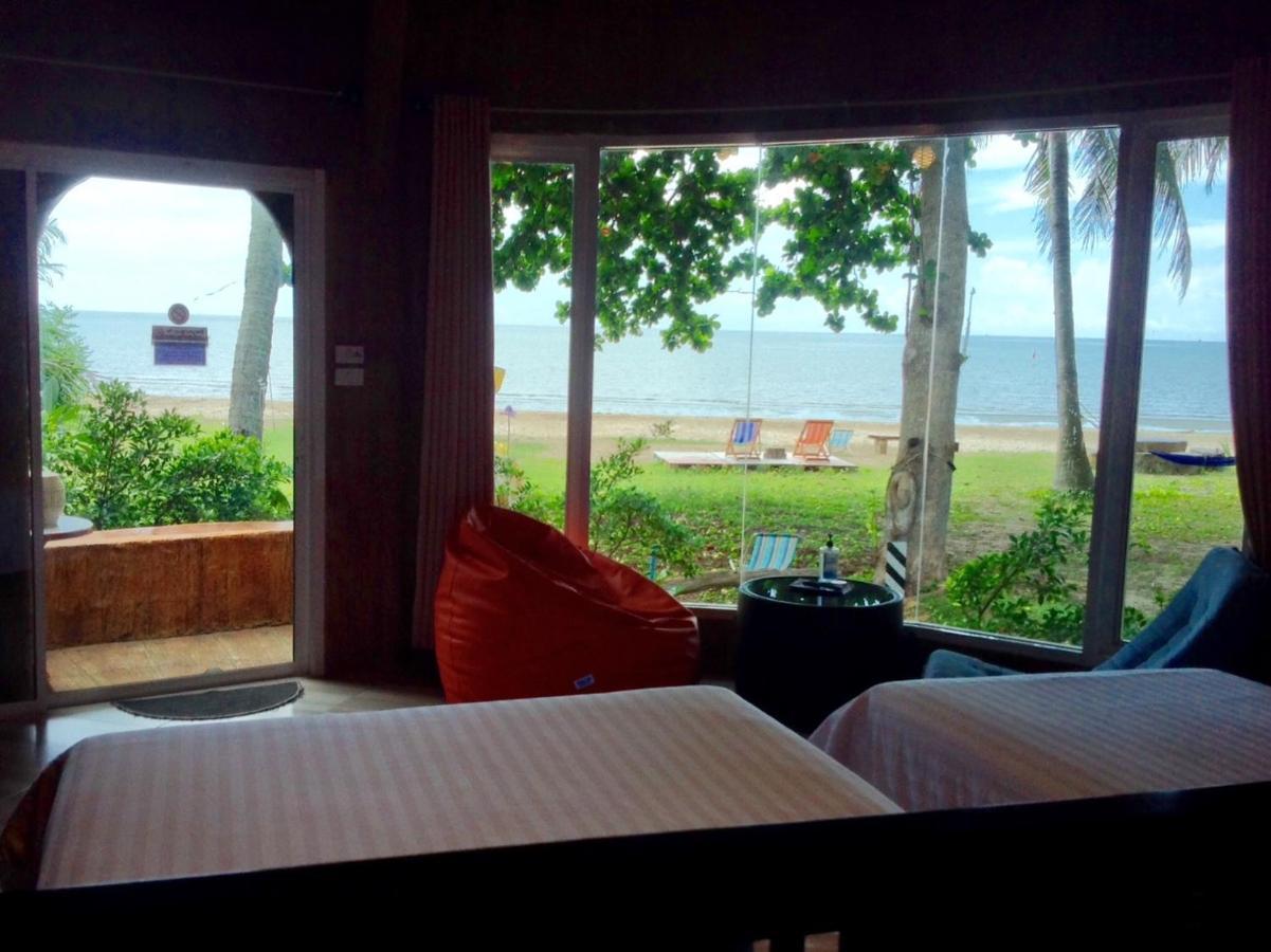 Hotel Ban Tawansongfa Lang Suan Esterno foto