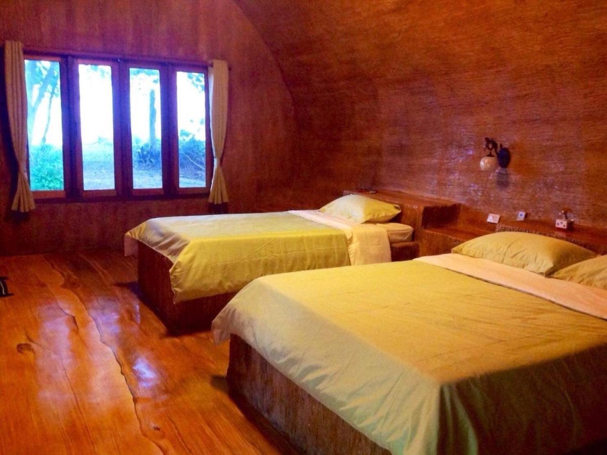 Hotel Ban Tawansongfa Lang Suan Esterno foto