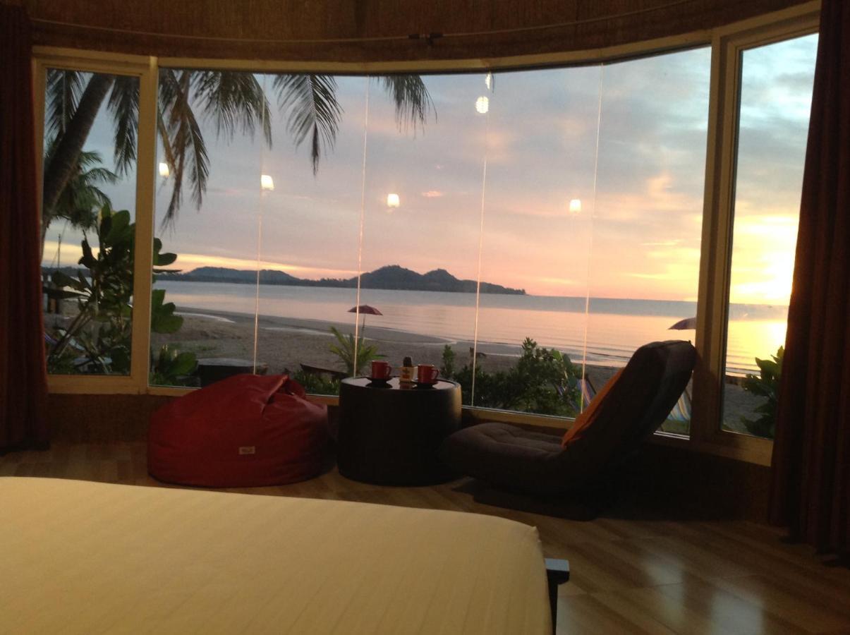 Hotel Ban Tawansongfa Lang Suan Esterno foto