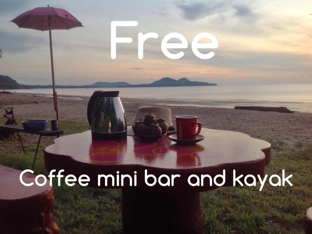 Hotel Ban Tawansongfa Lang Suan Esterno foto